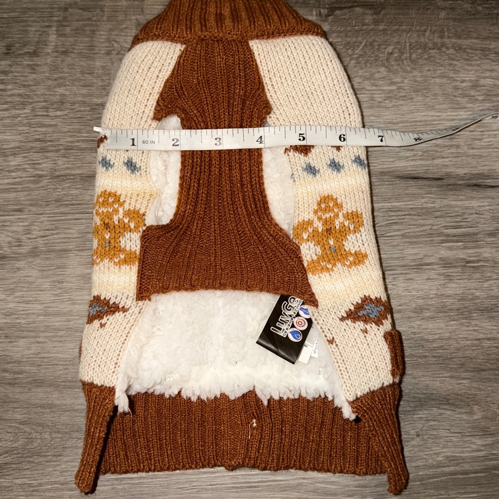 ❤️🔥Firm Price❤️🔥Brown and Cream Dog Sweater with Gingerbread Design - Picture 5 of 6
